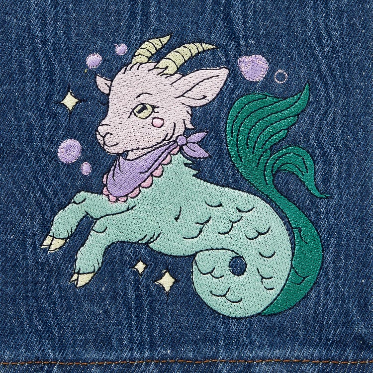 Capricorn Denim Zodiac Essential Apron - Image 3