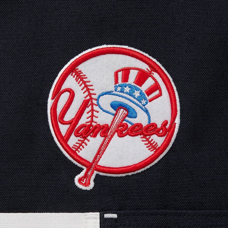 MLB™ New York Yankees™ Essential Apron - Image 6