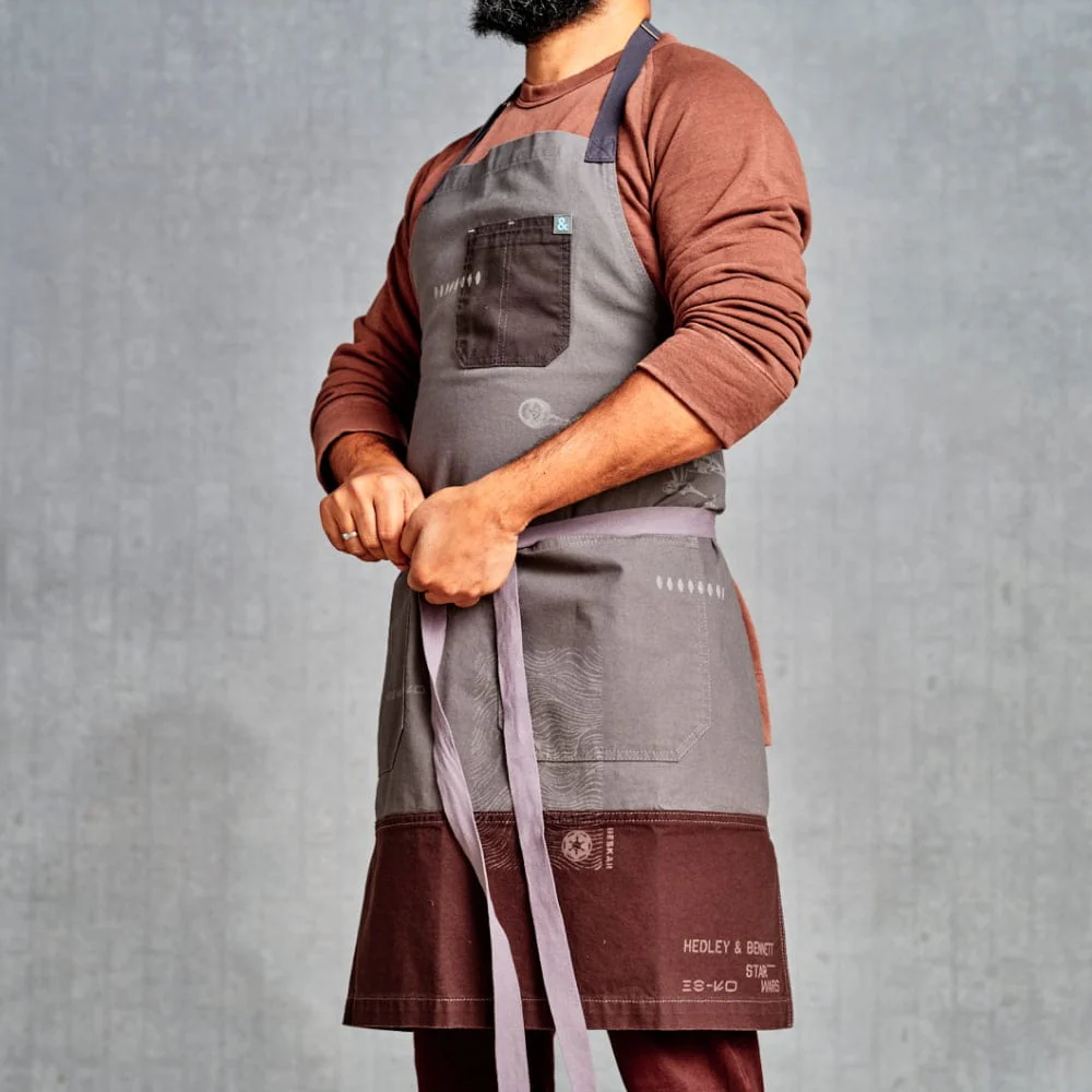 STAR WARS™ Mandalorian™ Essential Apron - Image 5