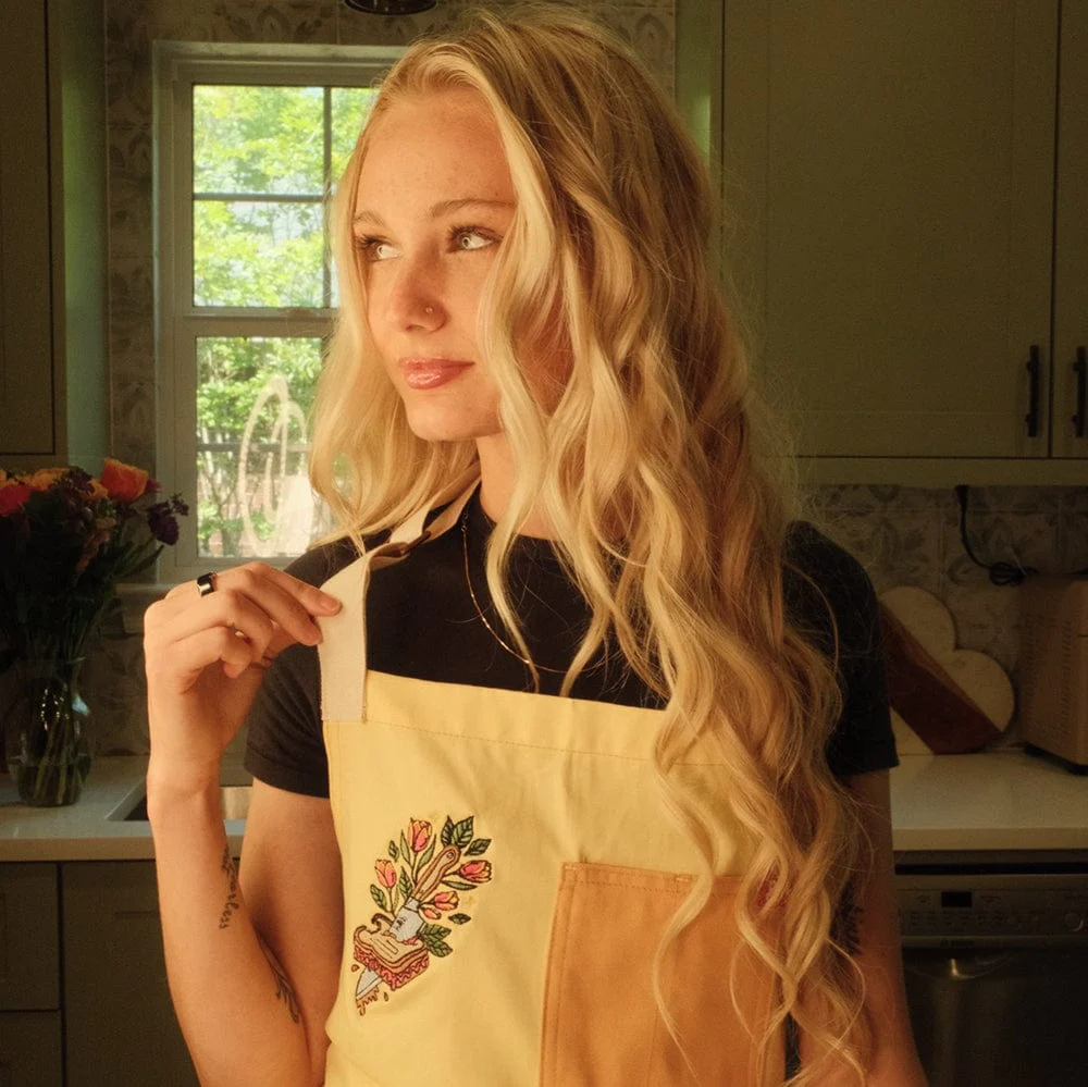Tini Younger x H&B Essential Apron - Image 5